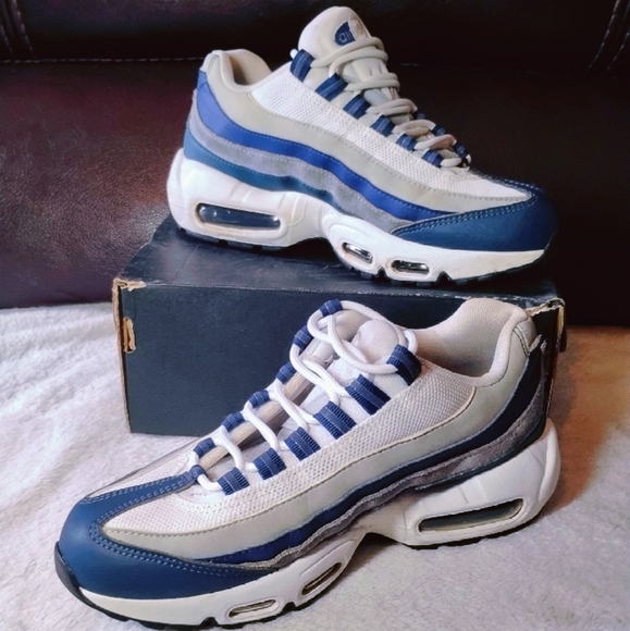 Nike Blue and Gray Air Max 95 - Picture 2 of 8